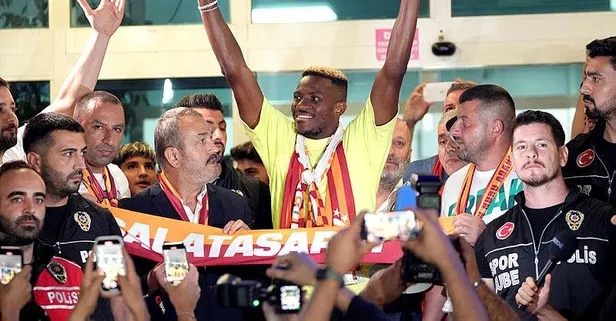 Victor Osimhen İstanbul'da! Dikkat çeken Mertens detayı