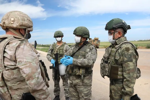 Son dakika: MSB: İdlib’deki M4 Karayolunda 8’inci Türk-Rus Birleşik Kara Devriyesi icra edildi-1