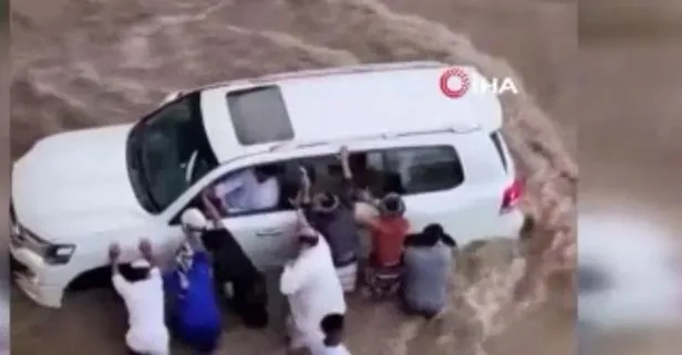 Suudi Arabistan’daki sel felaketi 3 can aldı