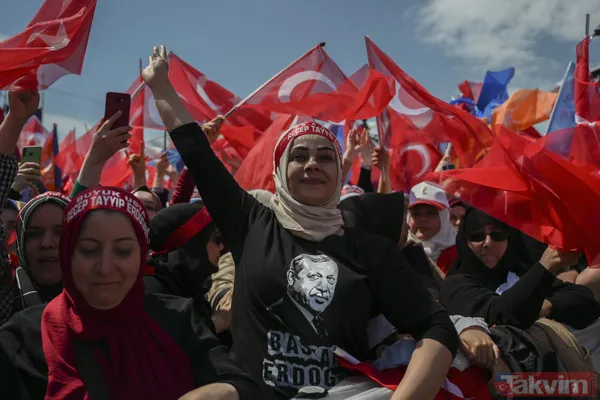 Gün vatan günü! İstanbul'da kutlu zaferin ayak sesleri: Milli irade direnişin sembolü Atatürk Havalimanı'nda Başkan Erdoğan'ı kucakladı - 43