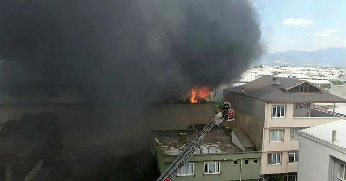 Son Dakika Bursa Da Tekstil Fabrikasinda Korkutan Yangin Sorusturma Baslatildi Takvim
