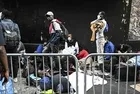 New York'ta sığınma evlerinin kapasitesi dolunca göçmenler sokakta kaldı