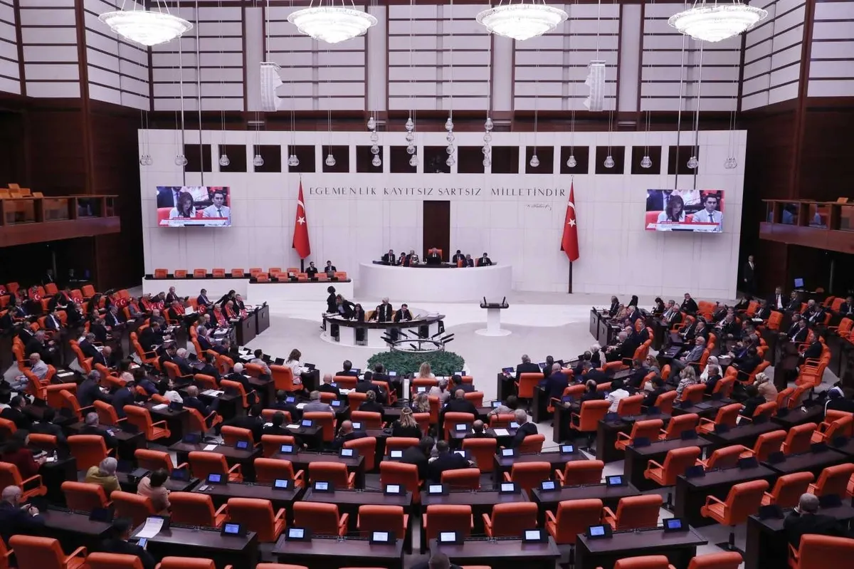 terorsuz-turkiyede-yol-haritasi-silahlar-toplanacak-surec-baslayacak-iste-adim-adim-kritik-takvim-1786489369160.jpeg Terörsüz Türkiye'de yol haritası! Silahlar toplanacak süreç başlayacak: İşte adım adım kritik takvim-3