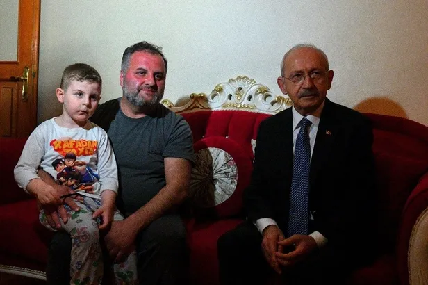 kilicdaroglunun-algisi-yine-elinde-patladi-ziyarete-gittigi-ailenin-kacak-olarak-elektrik-kullanimi-oldugu-tes-1651283307681.jpeg Kılıçdaroğlu'nun algısı yine elinde patladı! Ziyarete gittiği ailenin kaçak olarak elektrik kullanımı olduğu tespit edildi-4