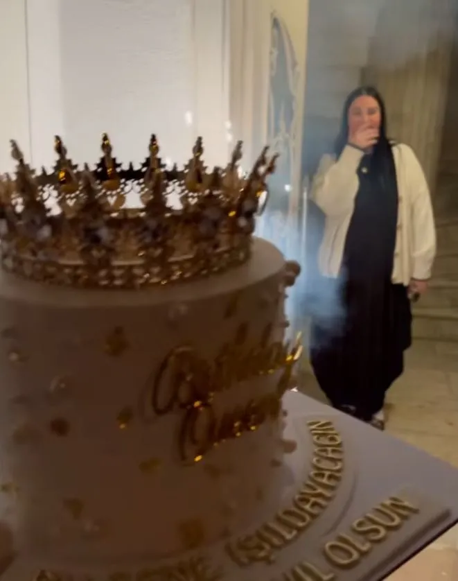 Ferdi Tayfur’un kızı Tuğçe Tayfur doğum günü paylaşımı sosyal medyayı ikiye böldü! - 11