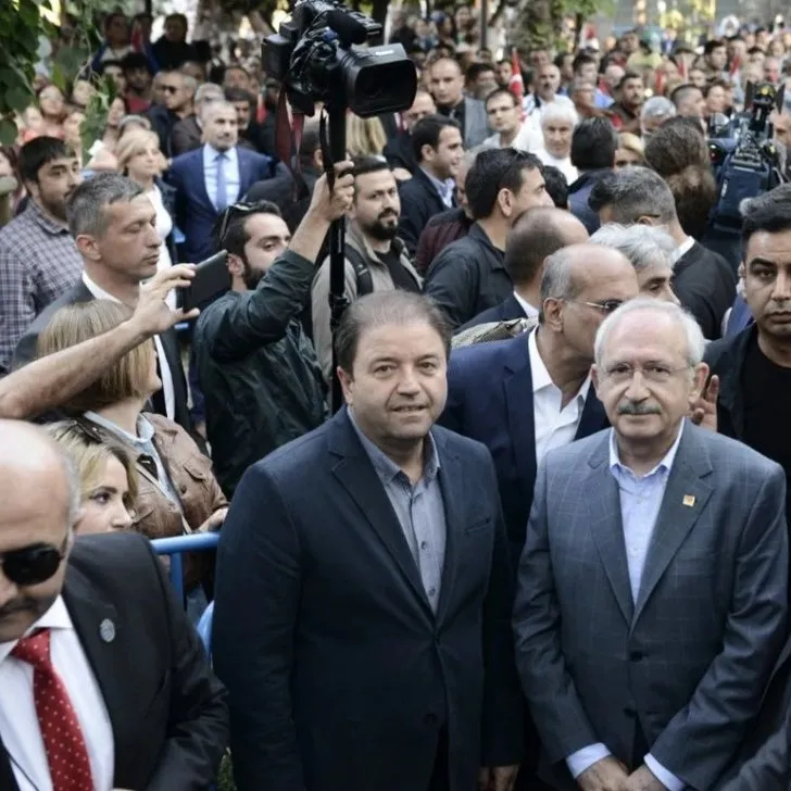 Ekremciler-Kemalciler kavgasında ayakkabı raundu!