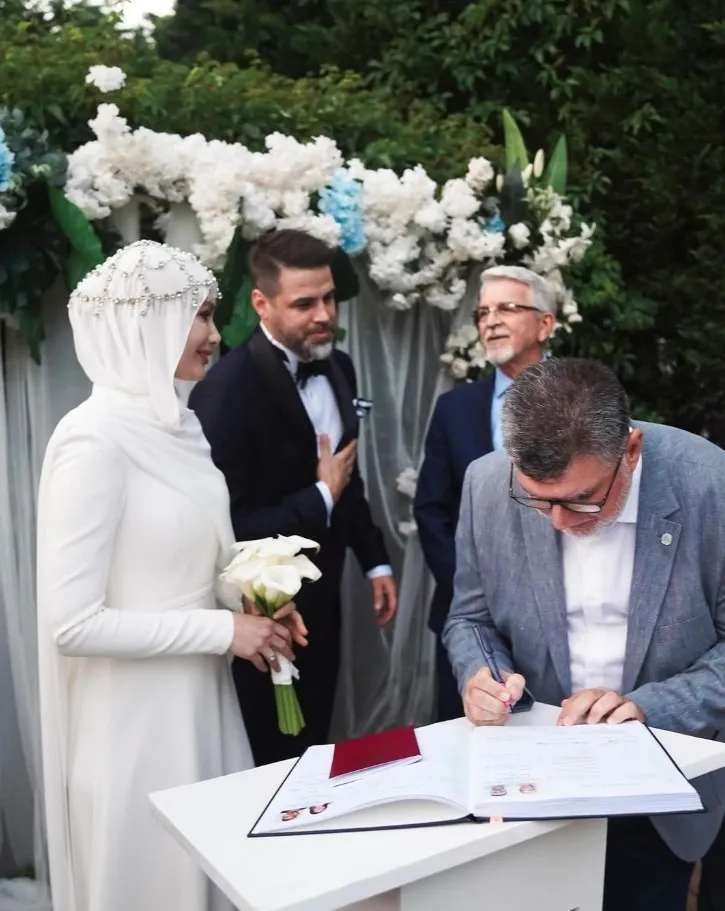 Reshad Strik Gamze Özçelik ile romantik fotoğrafını paylaştı! Eşinin doğum gününü bu sözlerle kutladı: Hatunum... - 5