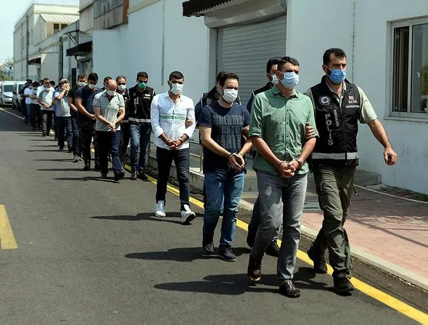 Son dakika: Adana merkezli FETÖ/PDY operasyonunda yakalanan 17 zanlıdan 3'ü tutuklandı-1