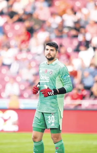 Nice, Beşiktaş'ın genç file bekçisi Ersin Destanoğlu'nu kadrosuna katmak için bastırıyor