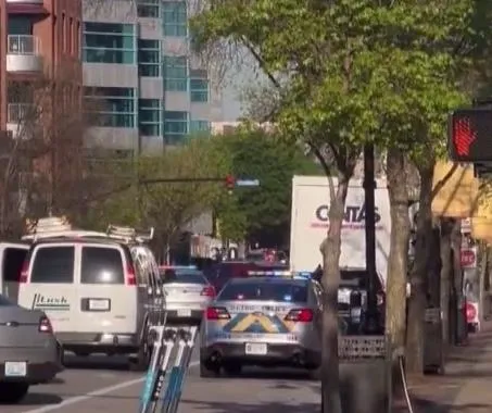 ABD’de bankaya silahlı saldırı: 5 ölü 6 yaralı-3