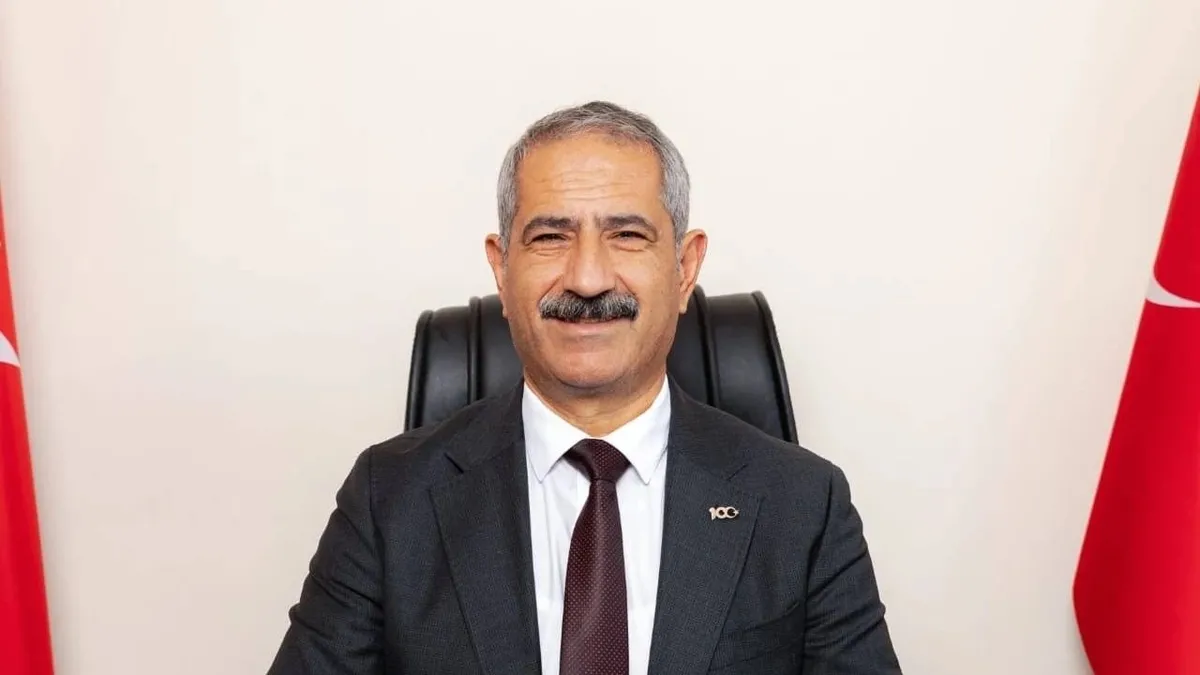 icisleri-bakanligi-duyurdu-chpli-iki-baskan-gorevden-uzaklastirildi-1782235421525.jpeg CHP’li belediyelerde rüşvet sarmalı: Ali Ercan Akpolat ve Mustafa Turgut görevden uzaklaştırıldı-4