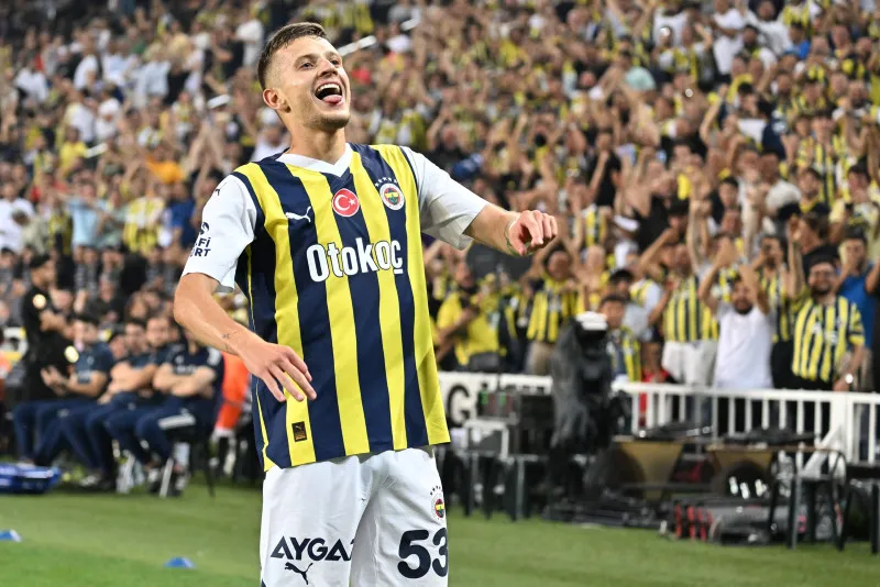 FENERBAHÇE TRANSFER HABERLERİ | Fenerbahçe'den Manchester United'a bir yolcu daha! Altay Bayındır'ın ardından... - 9