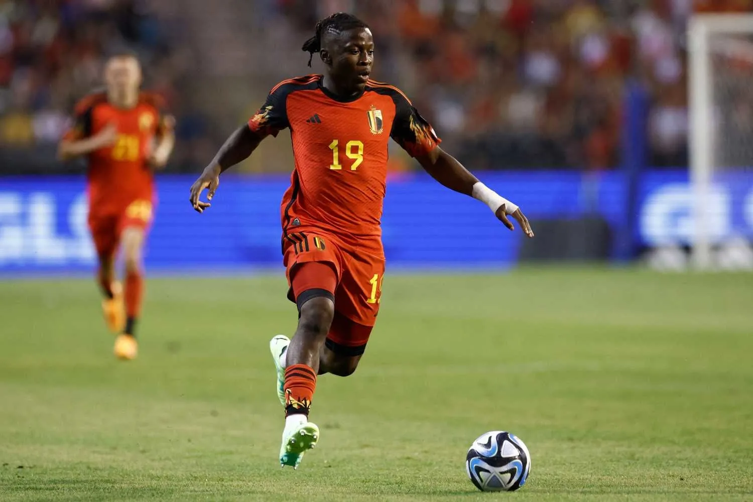 Fenerbahçe'ye gözlerin pasını silecek 22'lik yıldız adayı! - 23