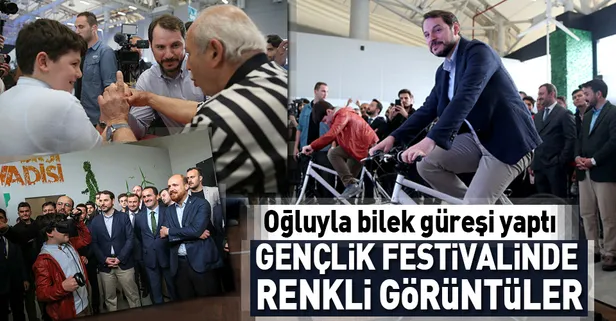 Bakan Albayrak, oğlu ile bilek güreşi yaptı