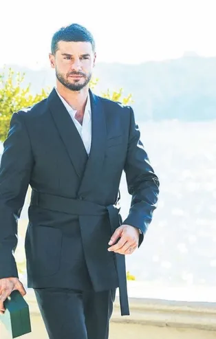 ATV'nin yeni dizisi 'Bir Küçük Gün Işığı' ilk bölümüyle hayran bıraktı