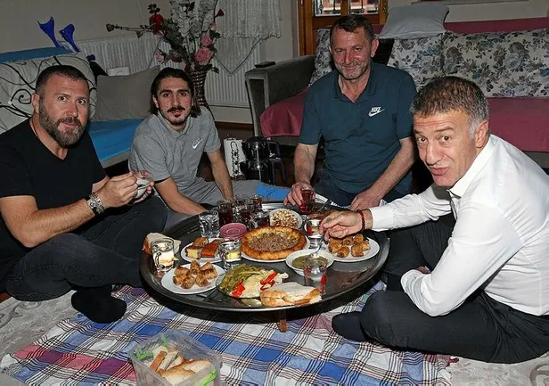 Trabzonspor Başkanı Ahmet Ağaoğlu'ndan Abdülkadir Ömür'e ziyaret-2