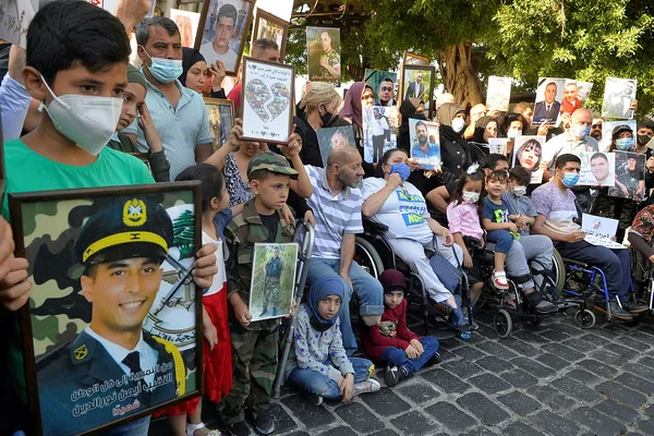 beyrut-limaninda-11-ay-once-2-bin-750-ton-amonyum-nitrat-patlamisti-hala-aydinlatilamadi-1625425628719.jpg Beyrut Limanı'nda 11 ay önce, 2 bin 750 ton amonyum nitrat patlamıştı! Hala aydınlatılamadı-7