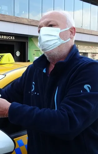 Taksim’de ceza yiyen taksici: Müşteri alsam suç, almasam suç