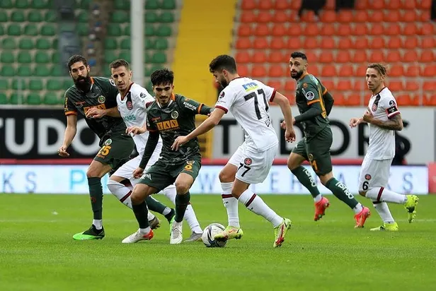 alanyaspor-1-1-fatih-karagumruk-mac-sonucu-1640533843614.jpeg
