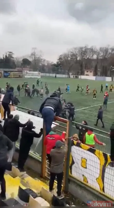 Amatör maçta taraftar sahaya daldı ortalık ringe döndü! Tekme tokat yumruk... O anlar kamerada - 13