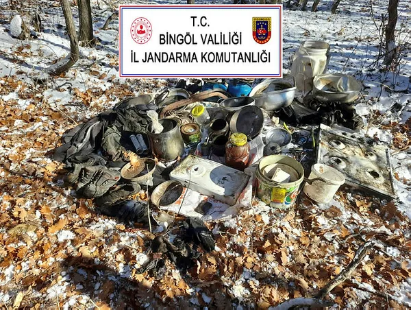 bingolde-eren-kis-6-operasyonunda-pkkli-teroristlerin-6-odali-ini-imha-edildi-1638539382799.jpg