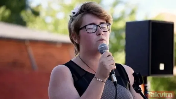 Bu Fotoğraftaki Şarkıcı, Yaşından Daha Olgun Görünse De Aslında Sadece 15 Yaşında.