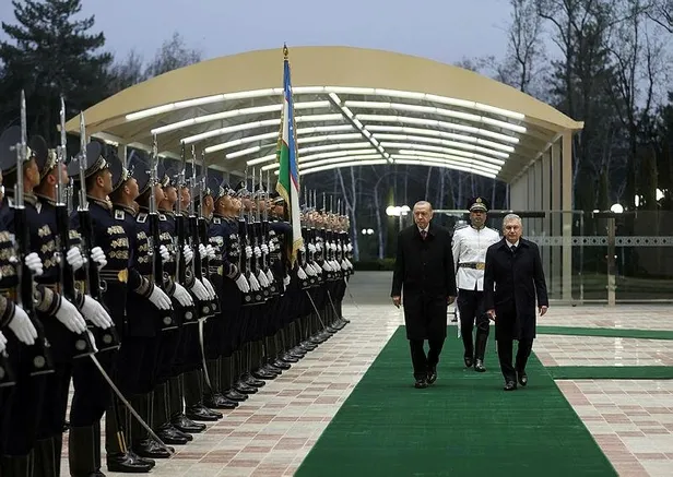 baskan-erdogan-ve-ozbekistan-cumhurbaskani-sevket-mirziyoyevden-onemli-aciklamalar-10-anlasma-imzalandi-1648582285433.jpeg Başkan Erdoğan ve Özbekistan Cumhurbaşkanı Şevket Mirziyoyev'den önemli açıklamalar: 10 anlaşma imzalandı-6