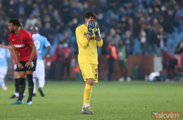 Trabzonspor - Gaziantep FK maçında ilginç olay! Arda Akbulut kaleye geçince Muhammet Taha Tepe maça motosikletle yetişti - 8