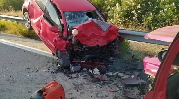 izmir-cesme-otoyolunda-ters-yonde-gidip-bir-kisinin-olumune-neden-olan-surucuye-16-yil-8-ay-hapis-1636384450768.jpg İzmir-Çeşme Otoyolu'nda ters yönde gidip bir kişinin ölümüne neden olan sürücüye 16 yıl 8 ay hapis-3