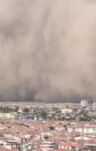 Son dakika: Ankara'da kum fırtınası: Polatlı'yı devasa toz bulutu kapladı