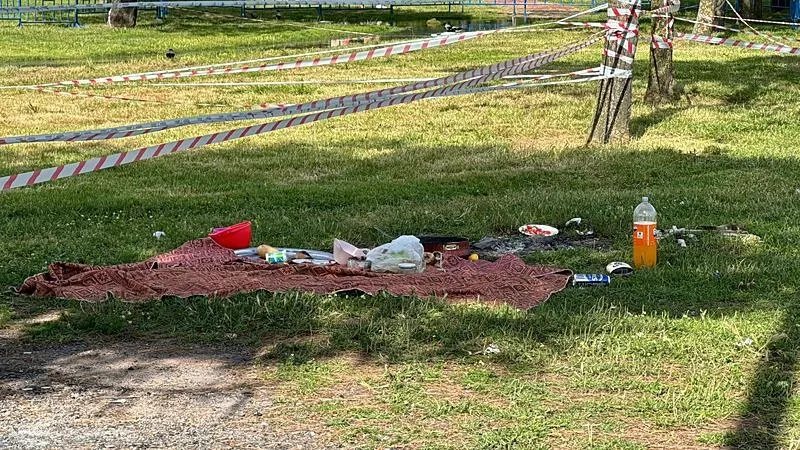 Küçükçekmece'de akılalmaz son! İBB'nin yaptığı kazı çalışması sonrası su birikintisine düşen 5 yaşındaki çocuk hayatını kaybetti-2