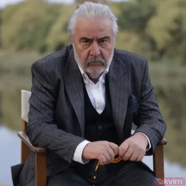 Sandık Kokusu’nun Hasan’ı Uğur Yücel’in eşi bakın kim çıktı! 41 yıl dile kolay! Demet Akbağ’ın partneri meğer Deliha’nın yıldızıyla... - 4