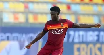 Galatasarayda orta sahaya sürpriz aday! Mourinhonun istemediği isim geliyor