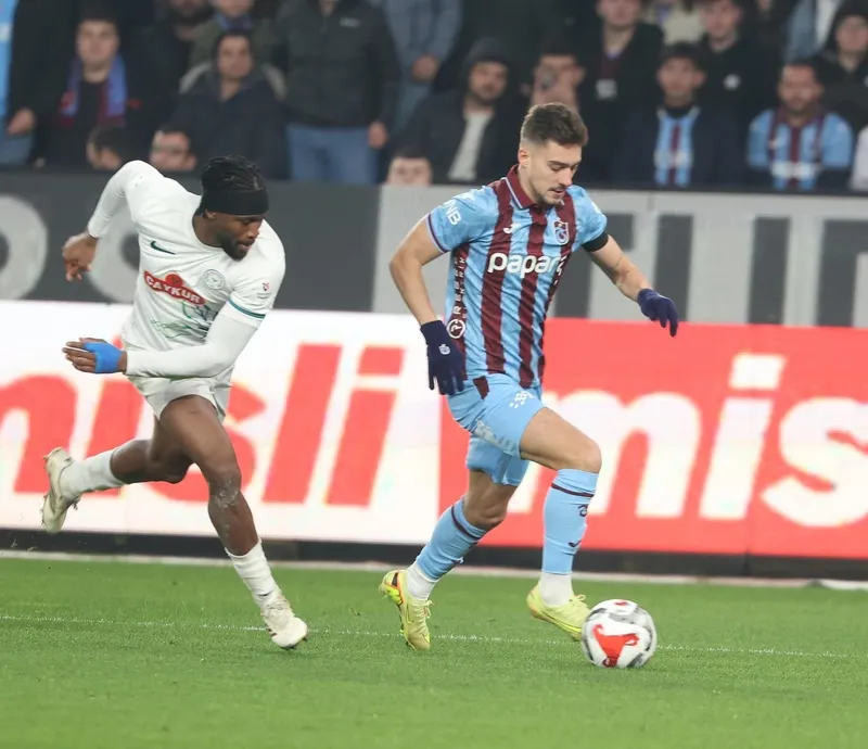 trabzonsporda-ernest-muci-endisesi-arnavutlukta-sakatlandi-1774852122968.jpeg Trabzonspor'da Ernest Muçi endişesi! Arnavutluk'ta sakatlandı-2