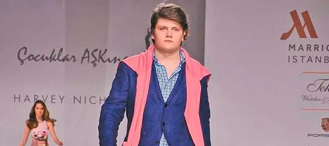 Gök yarıldı meleklerleyim