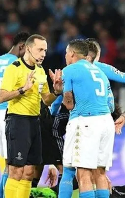 Cüneyt Çakır'a UEFA'dan büyük görev