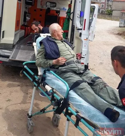 Sakarya Karasu’da yaşlı adam dehşeti yaşadı! 4 sokak köpeği saldırdı, kolundaki damarlar parçalandı