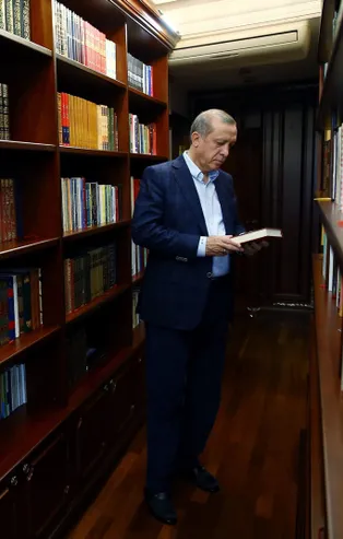 Ara Güler: 'Bir tane Cumhurbaşkanı kafa tutmadı kimseye, Erdoğan'ın o tarafı hoşuma gidiyor'
