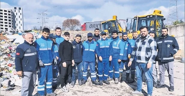 Bağcılar’da temizlik işçileri 10 ton çöp içinde 100 bin TL’yi aradı!