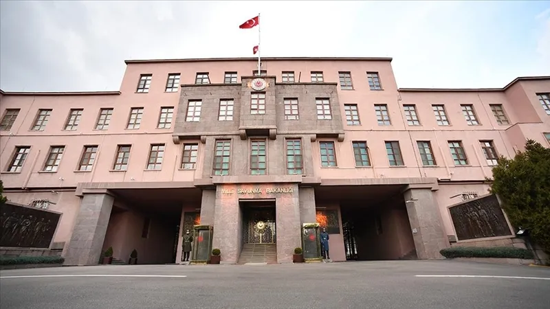 milli-savunma-bakanligi-personel-alimi-2025-msb-1113-isci-alimi-son-basvuru-tarihi-ne-1766736421653.jpg