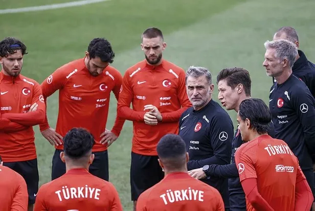 yanlis-bir-sey-mi-var-1663797895578.jpeg A Milli Takım teknik direktörü Kuntz, “Ayrılık” sorularına böyle yanıt verdi: 4 galibiyet aldık 14 gol attık... Hiç gol yemedik-5