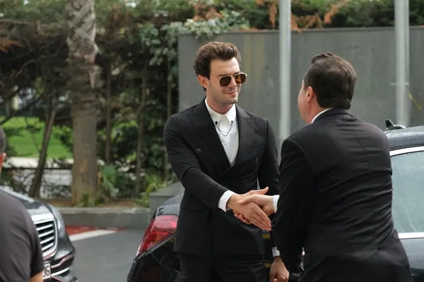 atvnin-yeni-dizisi-altin-kafesin-ilk-bolum-fragmani-yayinlandi-1699952277499.jpg ATV’nin yeni dizisi Altın Kafes’in ilk bölüm fragmanı yayınlandı!-3