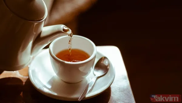 İngiltere'de Çay Tüketimi 🍃 İngiltere'de Çay Tüketimi Oldukça Yaygın. Ortalama Bir Kişi Yılda 844 Fincan Çay İçiyor, Bu Da İki Küveti Dolduracak Kadar Büyük...