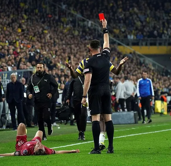 fenerbahce-teknik-direktoru-jorge-jesus-sivasspor-galibiyeti-sonrasi-konustu-zor-ama-hak-edilmis-bir-galibiyet-1667868219345.jpeg Fenerbahçe Teknik Direktörü Jorge Jesus Sivasspor galibiyeti sonrası konuştu: Zor ama hak edilmiş bir galibiyet-2