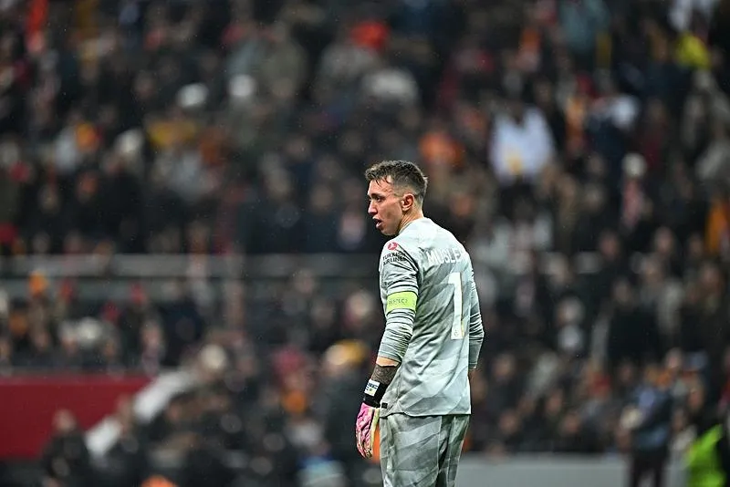 Galatasaray'ın tecrübeli eldiveni Muslera'ya İtalya'dan talip var!-3