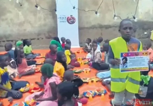 Ferdi Baba için Uganda'da hayır yemeği verip, hatimler indirten hayranları, şimdi de yetim çocuklara iftar yemeği verdi.