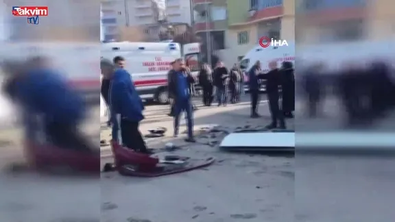 Batman’da okul servisi ile otomobil çarpıştı: 17’si öğrenci 20 yaralı