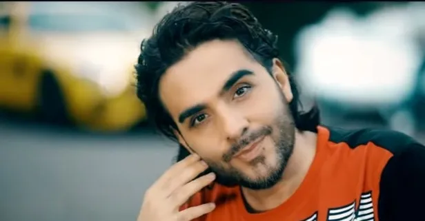 İsmail YK 'Yala Dur' şarkısıyla tepki çekti: Memleket zangır zangır sallanıyor...