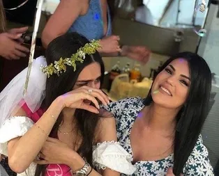 Mesut Özil ile evlenmeye hazırlanan Amine Gülşeden bekarlığa veda partisi