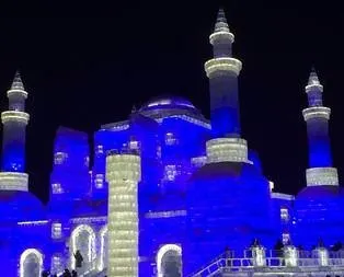 Buzdan Ayasofya görenleri büyülüyor